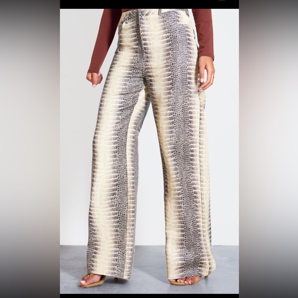 PLT Tall Cream Snake Print High Waist Wide Leg Jeans - Picture 1 of 6